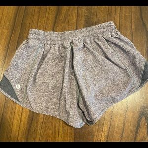 Lululemon - Hotty Hot Low Rise 2.5” - Size 4